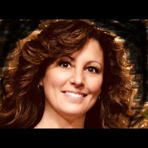 Meet your Posher, Dana